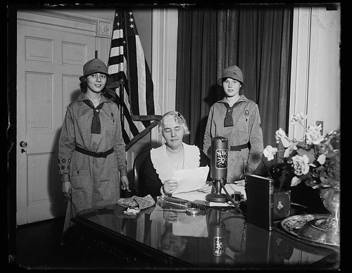 Photo lou hoover with girl - hoover,